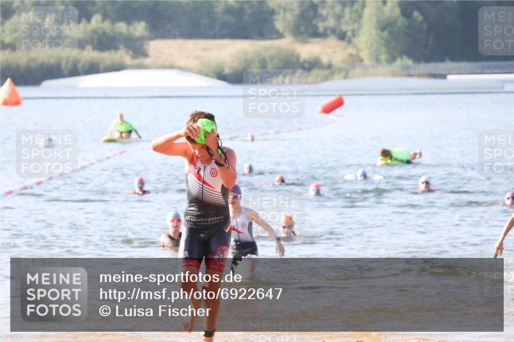 01.09.2024 - 17. Tribühne Triathlon Luisa Fischer http://msf.ph/oto/6922647 01.09.2024 09:31:44 Schwimmen 91, 116, 121 meine-sportfotos.de