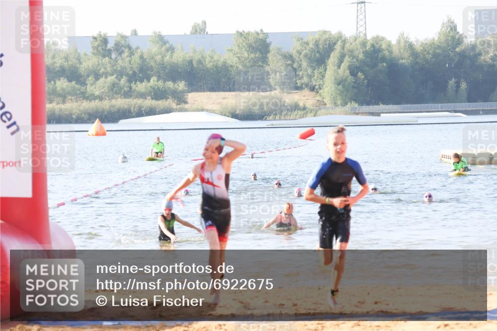 01.09.2024 - 17. Tribühne Triathlon Luisa Fischer http://msf.ph/oto/6922675 01.09.2024 09:31:49 Schwimmen 91, 102, 116, 121 meine-sportfotos.de
