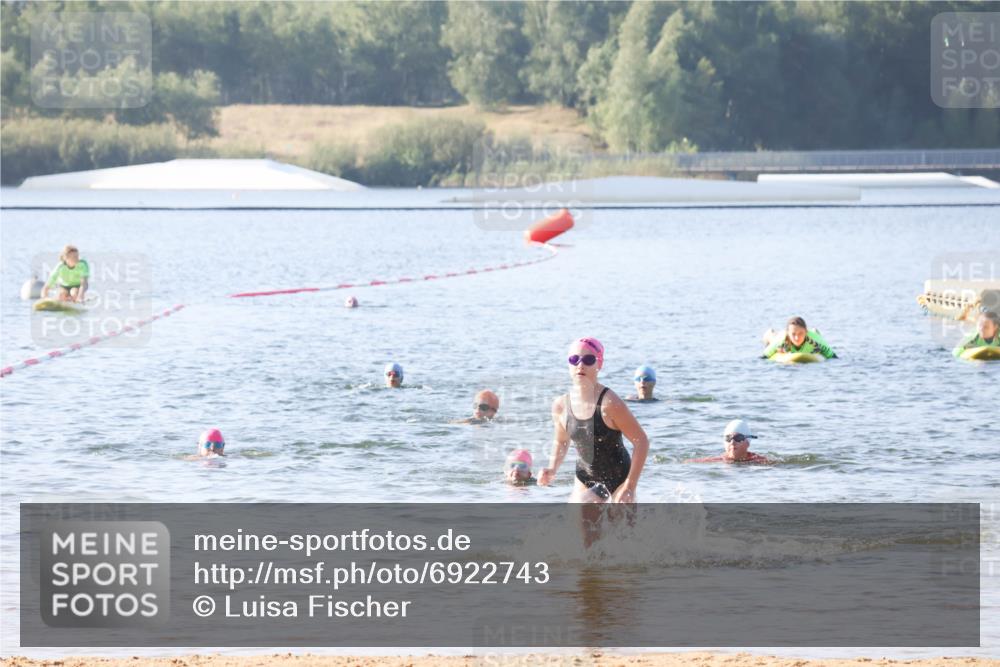 01.09.2024 - 17. Tribühne Triathlon Luisa Fischer http://msf.ph/oto/6922743 01.09.2024 09:32:08 Schwimmen 95, 123 meine-sportfotos.de