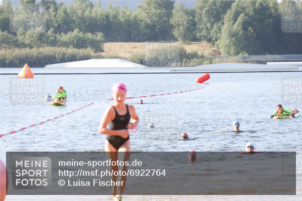 01.09.2024 - 17. Tribühne Triathlon Luisa Fischer http://msf.ph/oto/6922764 01.09.2024 09:32:11 Schwimmen 95 meine-sportfotos.de