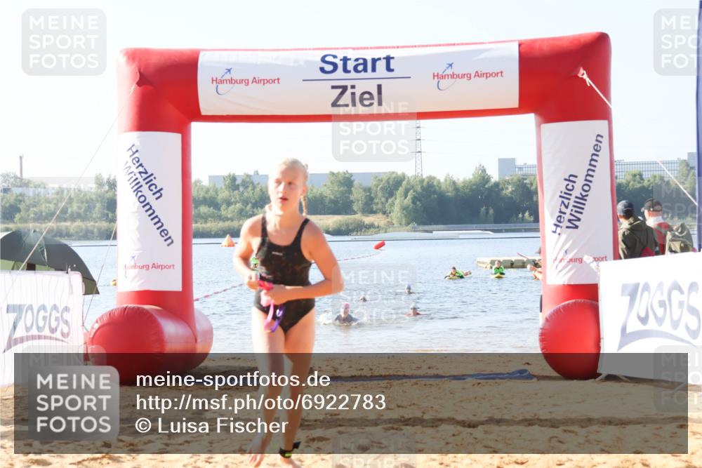 01.09.2024 - 17. Tribühne Triathlon Luisa Fischer http://msf.ph/oto/6922783 01.09.2024 09:32:16 Schwimmen 95 meine-sportfotos.de