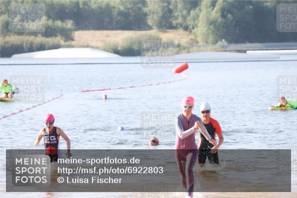 01.09.2024 - 17. Tribühne Triathlon Luisa Fischer http://msf.ph/oto/6922803 01.09.2024 09:32:23 Schwimmen 59, 74, 95, 126 meine-sportfotos.de