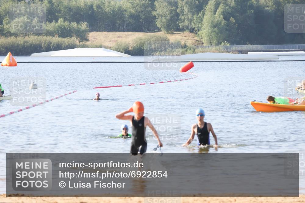 01.09.2024 - 17. Tribühne Triathlon Luisa Fischer http://msf.ph/oto/6922854 01.09.2024 09:32:37 Schwimmen 69, 74, 126 meine-sportfotos.de
