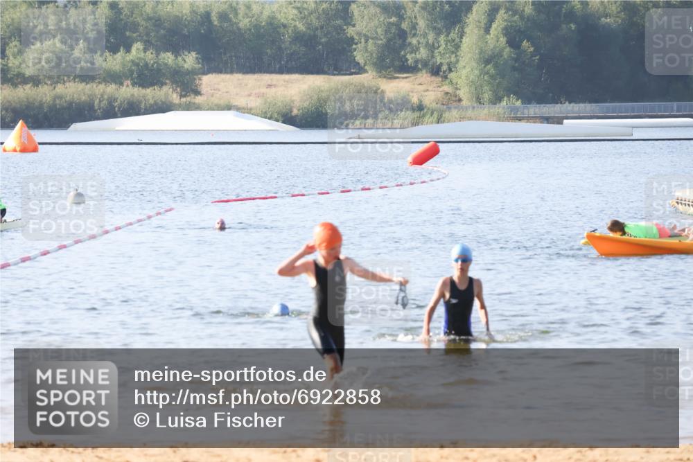 01.09.2024 - 17. Tribühne Triathlon Luisa Fischer http://msf.ph/oto/6922858 01.09.2024 09:32:38 Schwimmen 69, 74, 126 meine-sportfotos.de