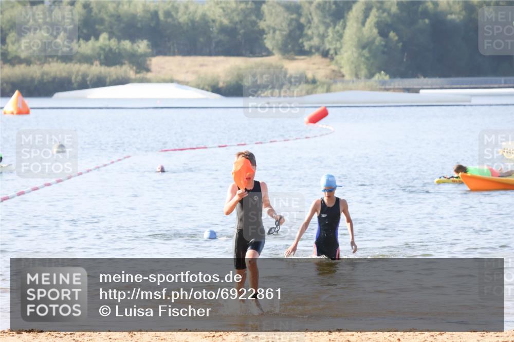 01.09.2024 - 17. Tribühne Triathlon Luisa Fischer http://msf.ph/oto/6922861 01.09.2024 09:32:39 Schwimmen 69, 74, 80, 126 meine-sportfotos.de