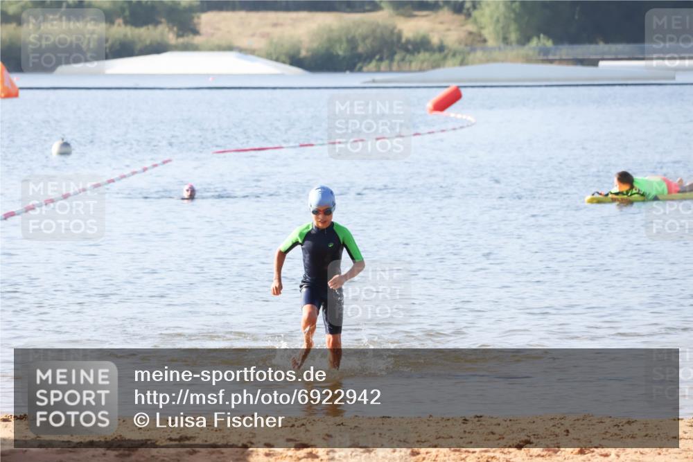 01.09.2024 - 17. Tribühne Triathlon Luisa Fischer http://msf.ph/oto/6922942 01.09.2024 09:32:53 Schwimmen 69, 80, 120 meine-sportfotos.de