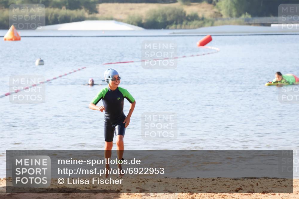 01.09.2024 - 17. Tribühne Triathlon Luisa Fischer http://msf.ph/oto/6922953 01.09.2024 09:32:55 Schwimmen 80, 120 meine-sportfotos.de