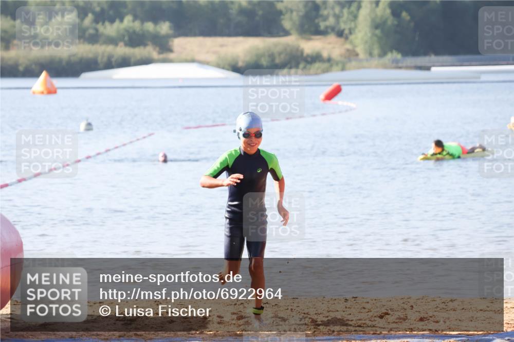 01.09.2024 - 17. Tribühne Triathlon Luisa Fischer http://msf.ph/oto/6922964 01.09.2024 09:32:57 Schwimmen 80, 120 meine-sportfotos.de