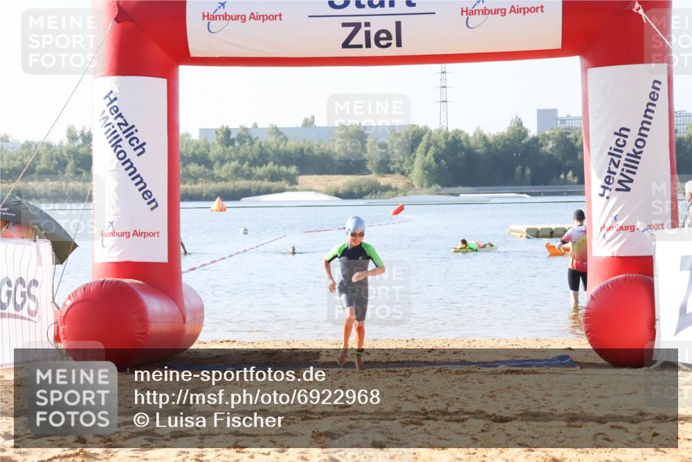 01.09.2024 - 17. Tribühne Triathlon Luisa Fischer http://msf.ph/oto/6922968 01.09.2024 09:32:58 Schwimmen 120 meine-sportfotos.de