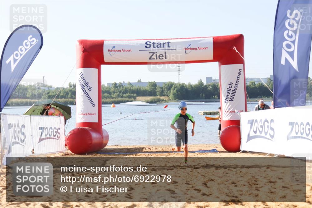 01.09.2024 - 17. Tribühne Triathlon Luisa Fischer http://msf.ph/oto/6922978 01.09.2024 09:33:00 Schwimmen 120 meine-sportfotos.de