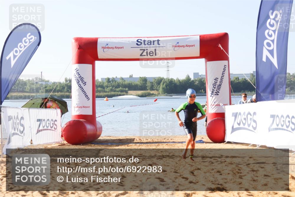 01.09.2024 - 17. Tribühne Triathlon Luisa Fischer http://msf.ph/oto/6922983 01.09.2024 09:33:01 Schwimmen 120 meine-sportfotos.de