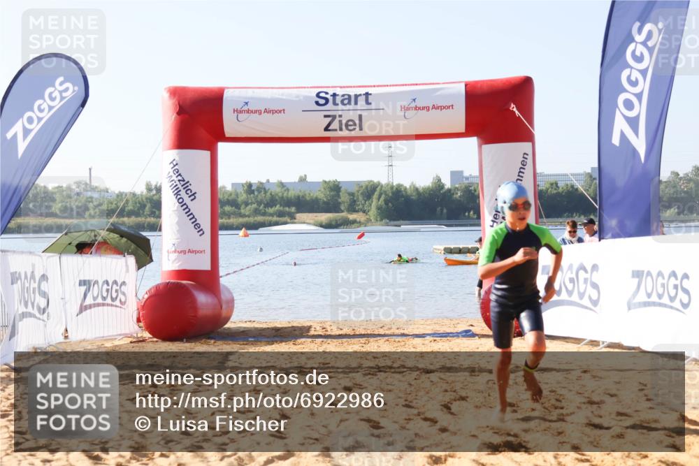 01.09.2024 - 17. Tribühne Triathlon Luisa Fischer http://msf.ph/oto/6922986 01.09.2024 09:33:01 Schwimmen 120 meine-sportfotos.de
