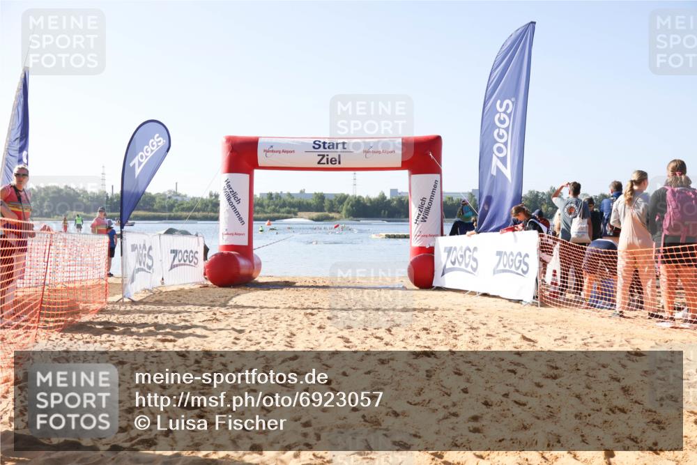 01.09.2024 - 17. Tribühne Triathlon Luisa Fischer http://msf.ph/oto/6923057 01.09.2024 10:02:47 Schwimmen  meine-sportfotos.de