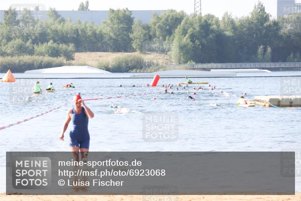 01.09.2024 - 17. Tribühne Triathlon Luisa Fischer http://msf.ph/oto/6923068 01.09.2024 10:03:15 Schwimmen 146 meine-sportfotos.de