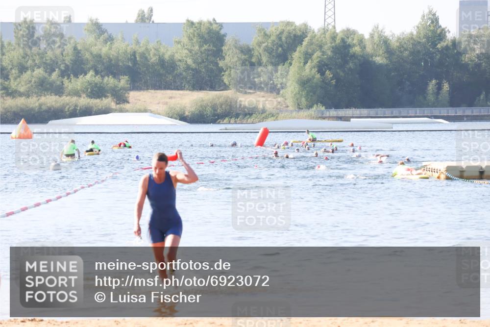 01.09.2024 - 17. Tribühne Triathlon Luisa Fischer http://msf.ph/oto/6923072 01.09.2024 10:03:16 Schwimmen 146 meine-sportfotos.de