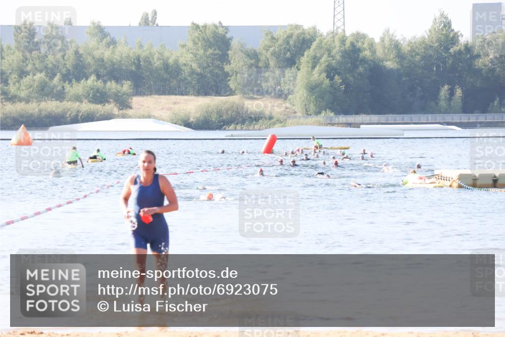 01.09.2024 - 17. Tribühne Triathlon Luisa Fischer http://msf.ph/oto/6923075 01.09.2024 10:03:17 Schwimmen 146 meine-sportfotos.de