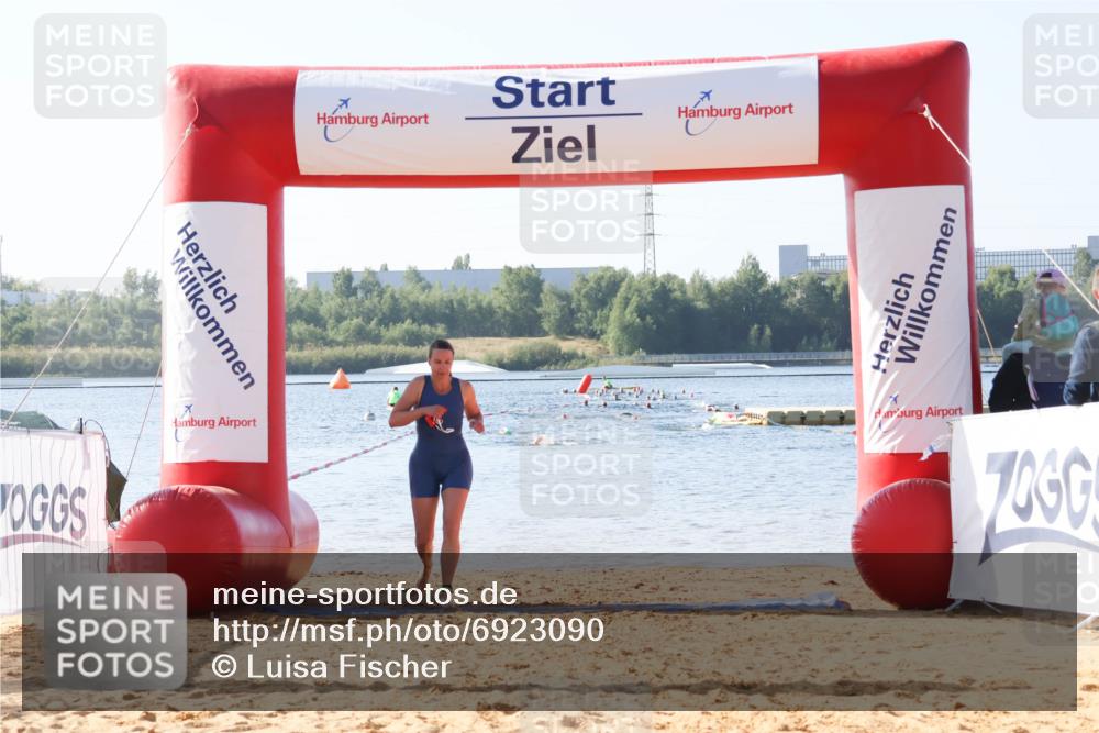 01.09.2024 - 17. Tribühne Triathlon Luisa Fischer http://msf.ph/oto/6923090 01.09.2024 10:03:21 Schwimmen 146 meine-sportfotos.de