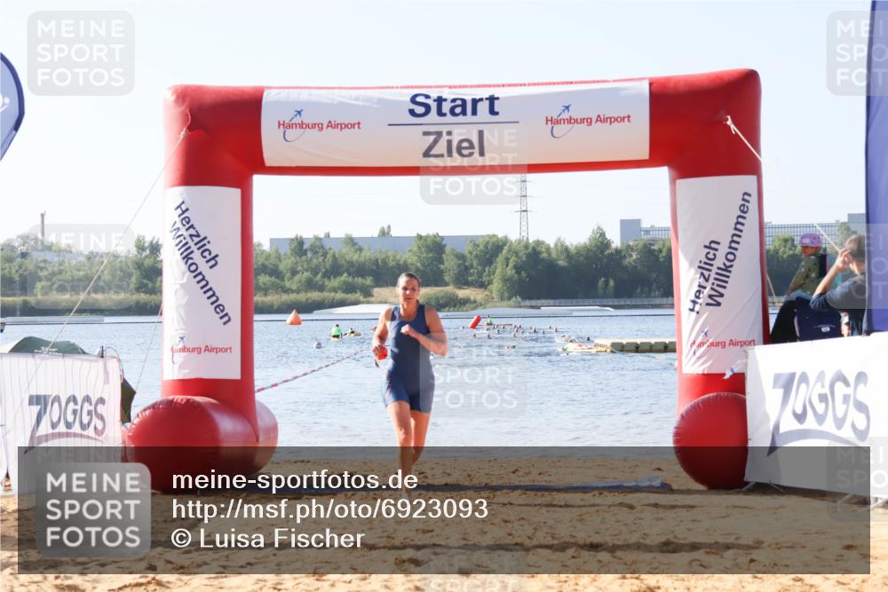 01.09.2024 - 17. Tribühne Triathlon Luisa Fischer http://msf.ph/oto/6923093 01.09.2024 10:03:22 Schwimmen 146 meine-sportfotos.de