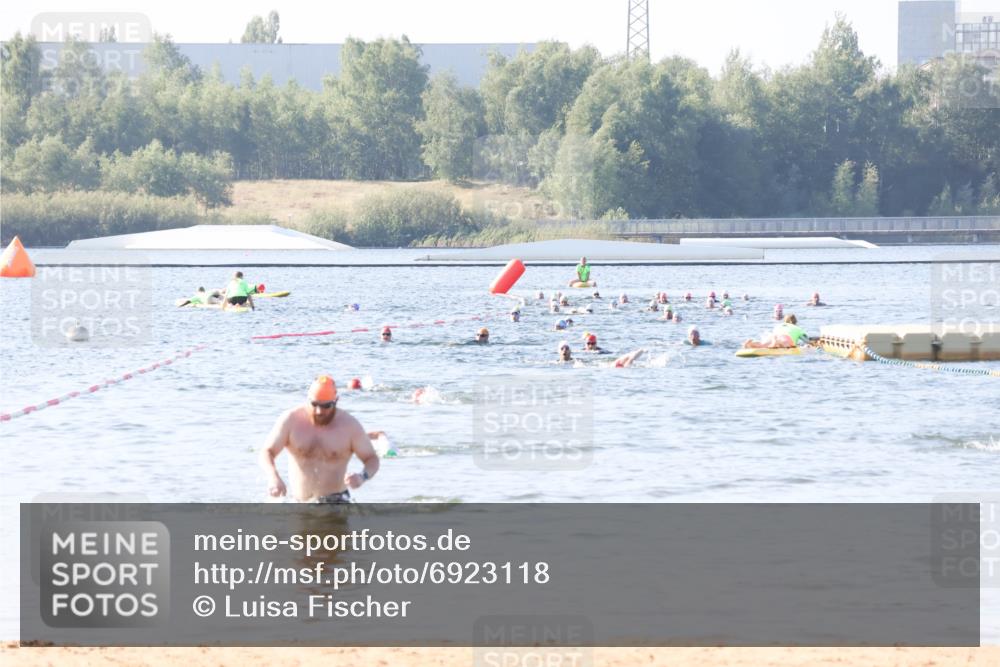 01.09.2024 - 17. Tribühne Triathlon Luisa Fischer http://msf.ph/oto/6923118 01.09.2024 10:03:52 Schwimmen 155 meine-sportfotos.de