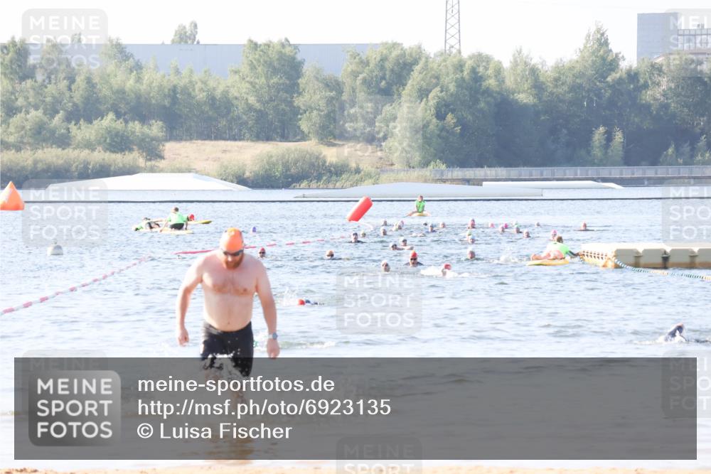 01.09.2024 - 17. Tribühne Triathlon Luisa Fischer http://msf.ph/oto/6923135 01.09.2024 10:03:55 Schwimmen 155 meine-sportfotos.de