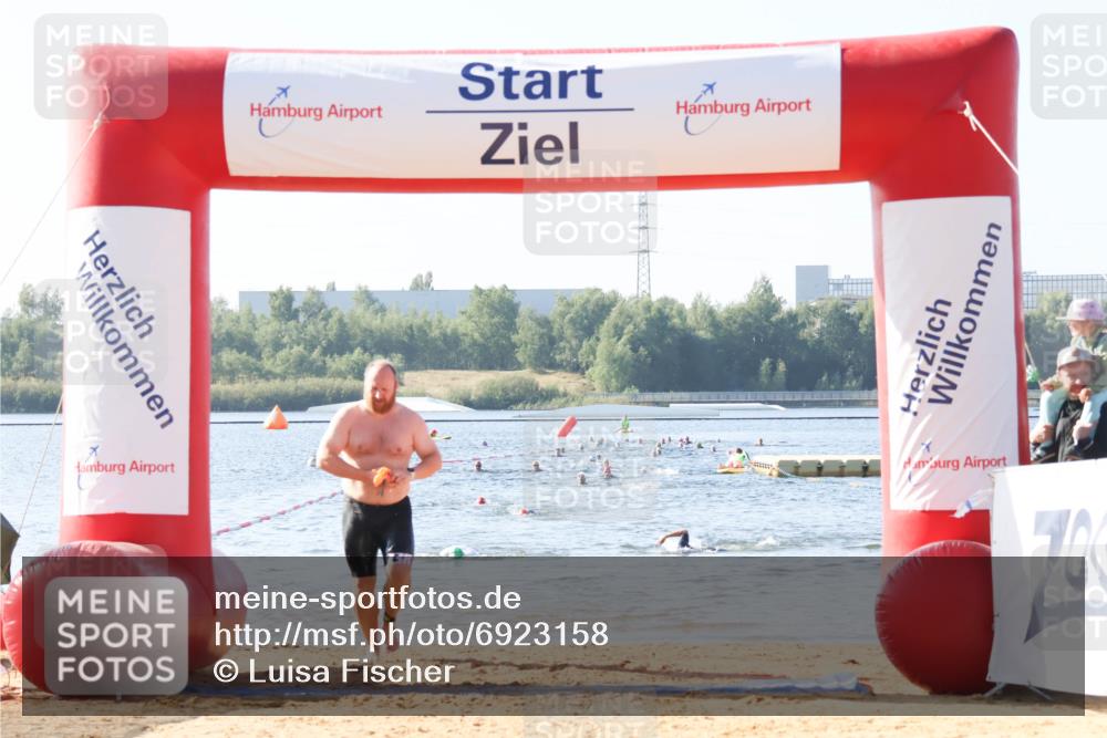 01.09.2024 - 17. Tribühne Triathlon Luisa Fischer http://msf.ph/oto/6923158 01.09.2024 10:03:59 Schwimmen 155 meine-sportfotos.de