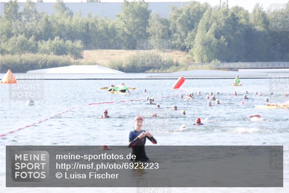 01.09.2024 - 17. Tribühne Triathlon Luisa Fischer http://msf.ph/oto/6923223 01.09.2024 10:04:19 Schwimmen 153, 1069, 1075 meine-sportfotos.de