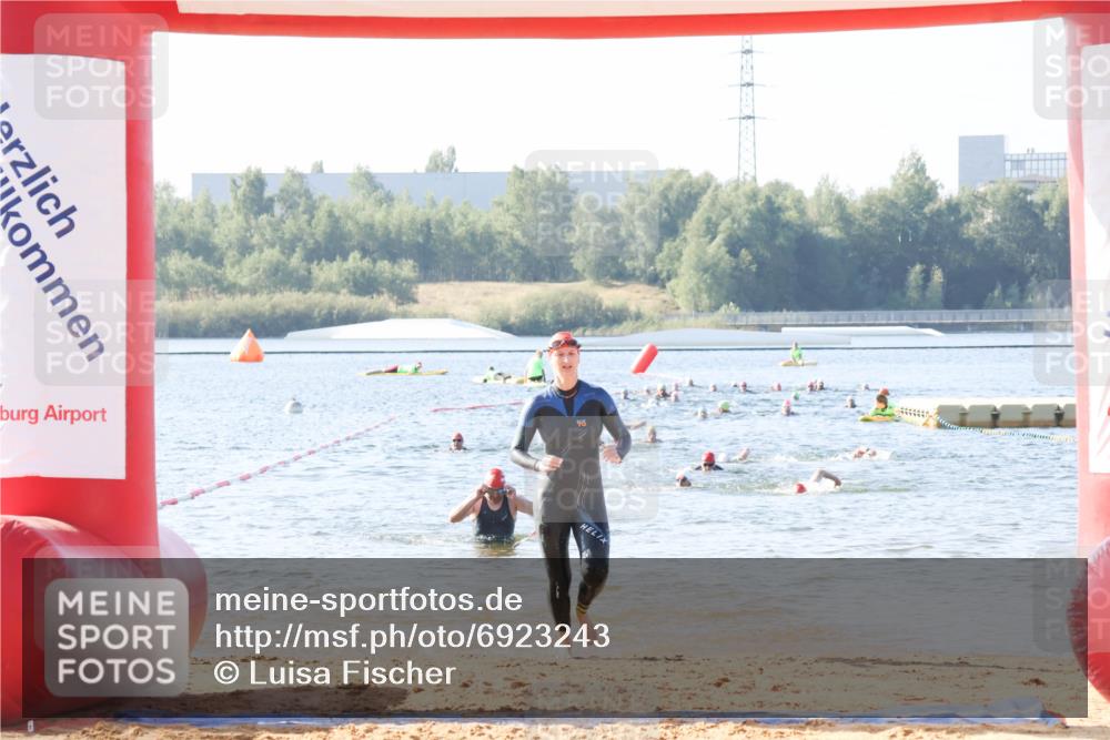 01.09.2024 - 17. Tribühne Triathlon Luisa Fischer http://msf.ph/oto/6923243 01.09.2024 10:04:25 Schwimmen 1069 meine-sportfotos.de