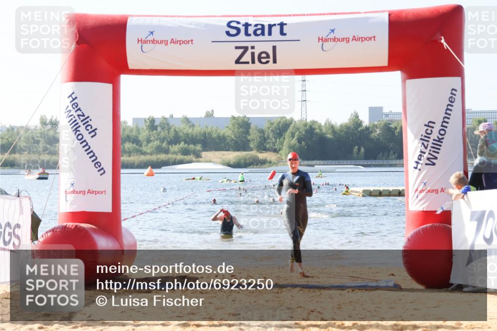 01.09.2024 - 17. Tribühne Triathlon Luisa Fischer http://msf.ph/oto/6923250 01.09.2024 10:04:27 Schwimmen 1069 meine-sportfotos.de