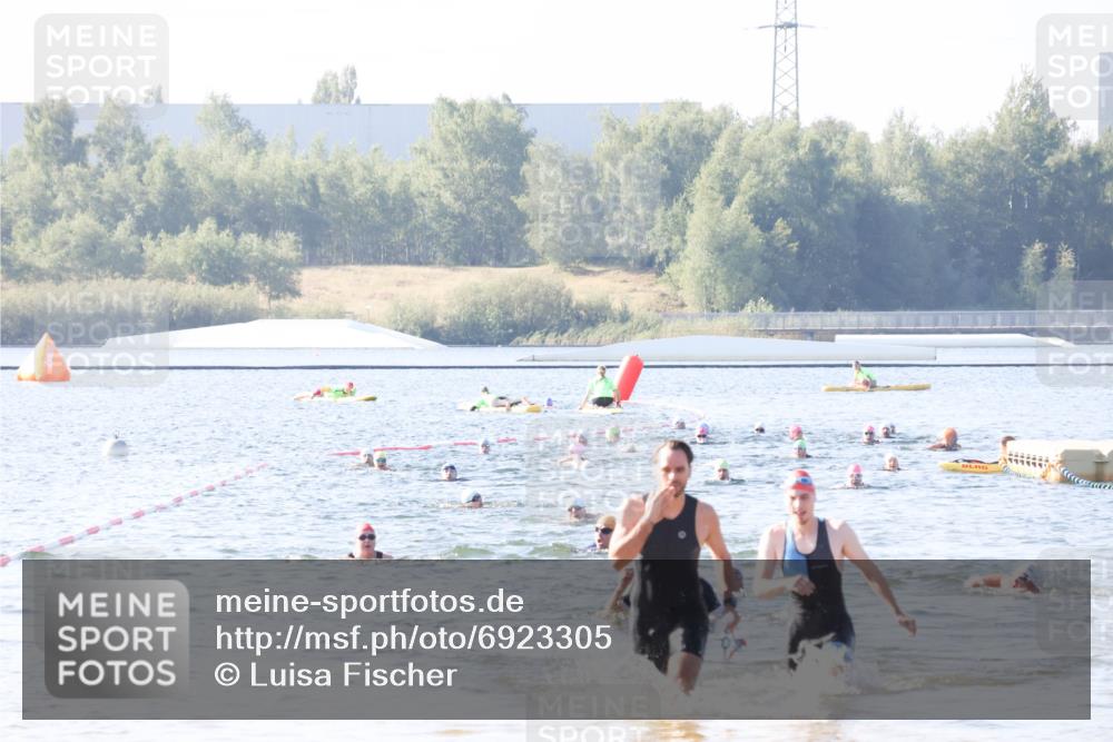 01.09.2024 - 17. Tribühne Triathlon Luisa Fischer http://msf.ph/oto/6923305 01.09.2024 10:04:44 Schwimmen 140, 152, 1062 meine-sportfotos.de