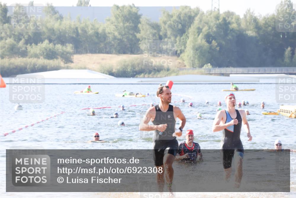 01.09.2024 - 17. Tribühne Triathlon Luisa Fischer http://msf.ph/oto/6923308 01.09.2024 10:04:46 Schwimmen 140, 152, 1062 meine-sportfotos.de