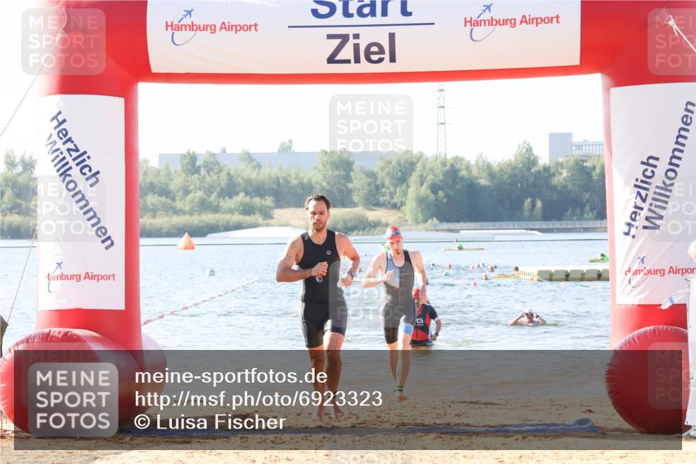 01.09.2024 - 17. Tribühne Triathlon Luisa Fischer http://msf.ph/oto/6923323 01.09.2024 10:04:49 Schwimmen 140, 1062 meine-sportfotos.de