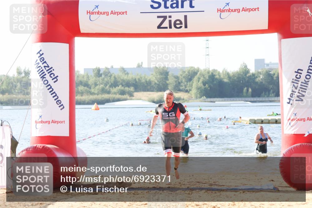 01.09.2024 - 17. Tribühne Triathlon Luisa Fischer http://msf.ph/oto/6923371 01.09.2024 10:04:57 Schwimmen 140, 143, 147, 1062 meine-sportfotos.de
