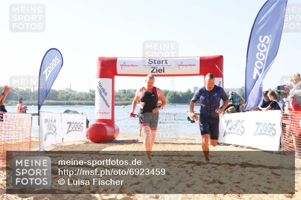 01.09.2024 - 17. Tribühne Triathlon Luisa Fischer http://msf.ph/oto/6923459 01.09.2024 10:05:17 Schwimmen 142, 1065, 1074, 1077 meine-sportfotos.de