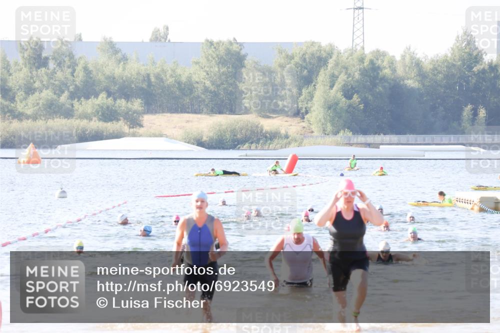 01.09.2024 - 17. Tribühne Triathlon Luisa Fischer http://msf.ph/oto/6923549 01.09.2024 10:05:42 Schwimmen 156, 160, 1068 meine-sportfotos.de