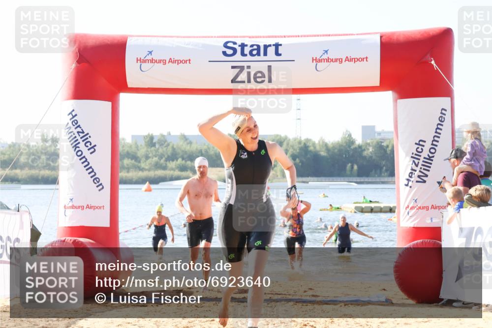 01.09.2024 - 17. Tribühne Triathlon Luisa Fischer http://msf.ph/oto/6923640 01.09.2024 10:06:01 Schwimmen 137, 145, 149, 157, 167, 730, 1067, 1072 meine-sportfotos.de