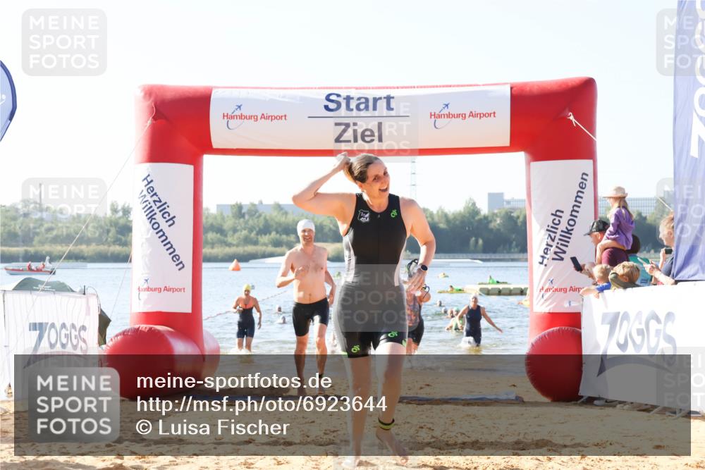 01.09.2024 - 17. Tribühne Triathlon Luisa Fischer http://msf.ph/oto/6923644 01.09.2024 10:06:01 Schwimmen 137, 145, 149, 157, 167, 730, 1067, 1072 meine-sportfotos.de