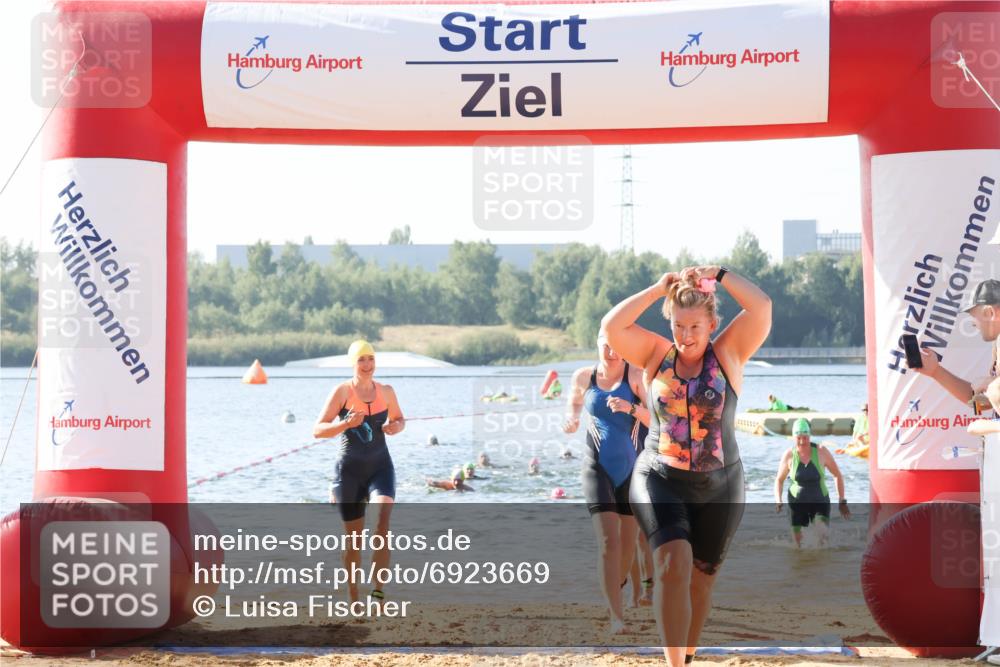 01.09.2024 - 17. Tribühne Triathlon Luisa Fischer http://msf.ph/oto/6923669 01.09.2024 10:06:07 Schwimmen 137, 145, 149, 157, 168, 1067, 1072 meine-sportfotos.de