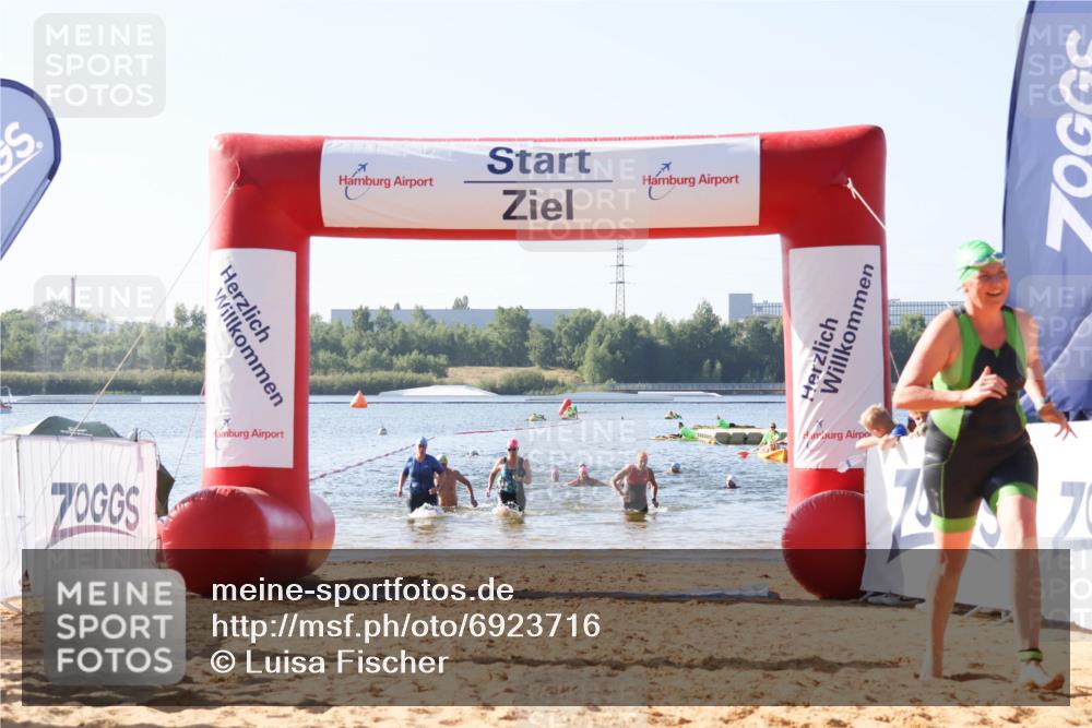 01.09.2024 - 17. Tribühne Triathlon Luisa Fischer http://msf.ph/oto/6923716 01.09.2024 10:06:17 Schwimmen 138, 141, 149, 157, 158, 168, 1067 meine-sportfotos.de