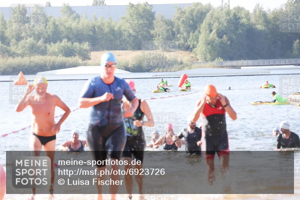 01.09.2024 - 17. Tribühne Triathlon Luisa Fischer http://msf.ph/oto/6923726 01.09.2024 10:06:23 Schwimmen 138, 141, 158, 168, 1070 meine-sportfotos.de