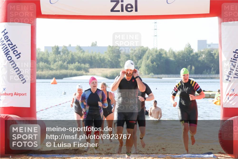 01.09.2024 - 17. Tribühne Triathlon Luisa Fischer http://msf.ph/oto/6923767 01.09.2024 10:06:34 Schwimmen 138, 139, 141, 151, 158, 162, 165, 166, 1064, 1066, 1070, 1071 meine-sportfotos.de