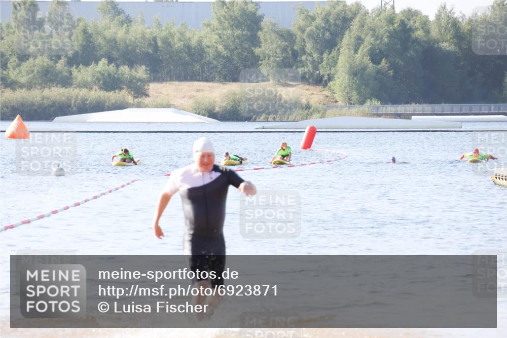 01.09.2024 - 17. Tribühne Triathlon Luisa Fischer http://msf.ph/oto/6923871 01.09.2024 10:07:08 Schwimmen 144 meine-sportfotos.de