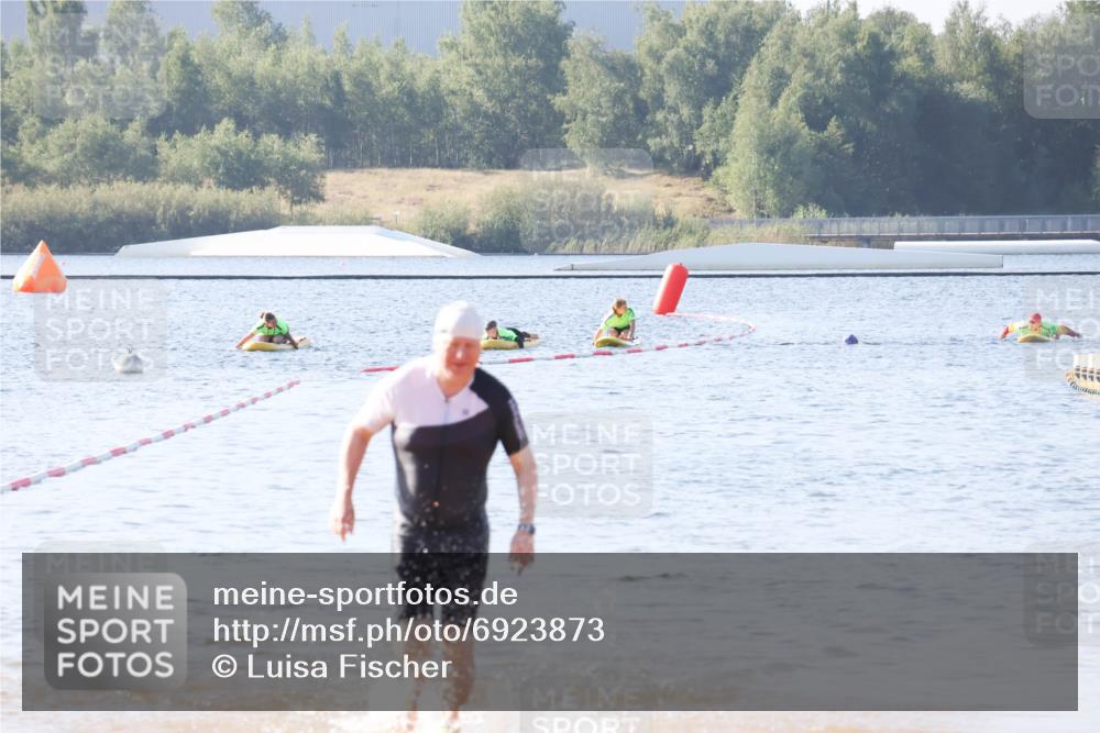 01.09.2024 - 17. Tribühne Triathlon Luisa Fischer http://msf.ph/oto/6923873 01.09.2024 10:07:08 Schwimmen 144 meine-sportfotos.de