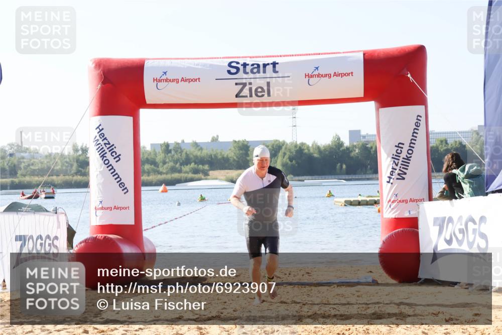 01.09.2024 - 17. Tribühne Triathlon Luisa Fischer http://msf.ph/oto/6923907 01.09.2024 10:07:13 Schwimmen 144 meine-sportfotos.de