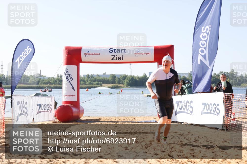01.09.2024 - 17. Tribühne Triathlon Luisa Fischer http://msf.ph/oto/6923917 01.09.2024 10:07:15 Schwimmen 144 meine-sportfotos.de