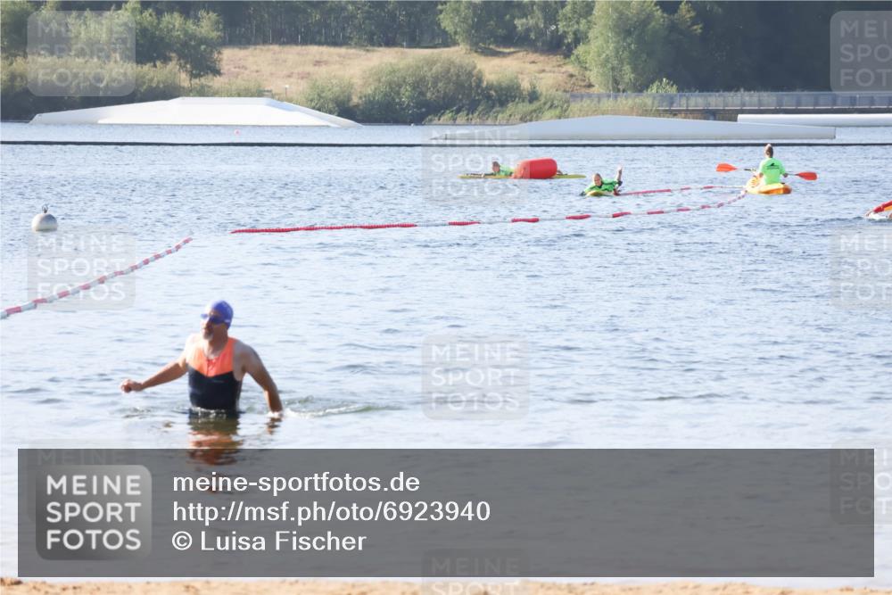 01.09.2024 - 17. Tribühne Triathlon Luisa Fischer http://msf.ph/oto/6923940 01.09.2024 10:10:10 Schwimmen  meine-sportfotos.de
