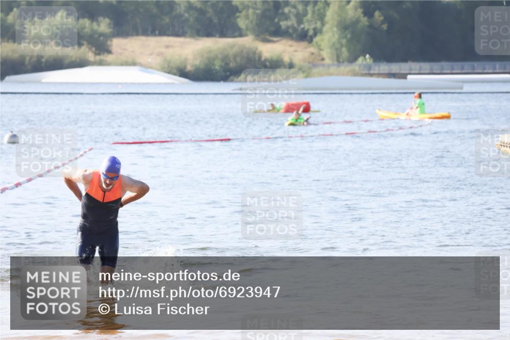 01.09.2024 - 17. Tribühne Triathlon Luisa Fischer http://msf.ph/oto/6923947 01.09.2024 10:10:15 Schwimmen 161 meine-sportfotos.de