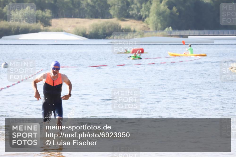 01.09.2024 - 17. Tribühne Triathlon Luisa Fischer http://msf.ph/oto/6923950 01.09.2024 10:10:16 Schwimmen 161 meine-sportfotos.de
