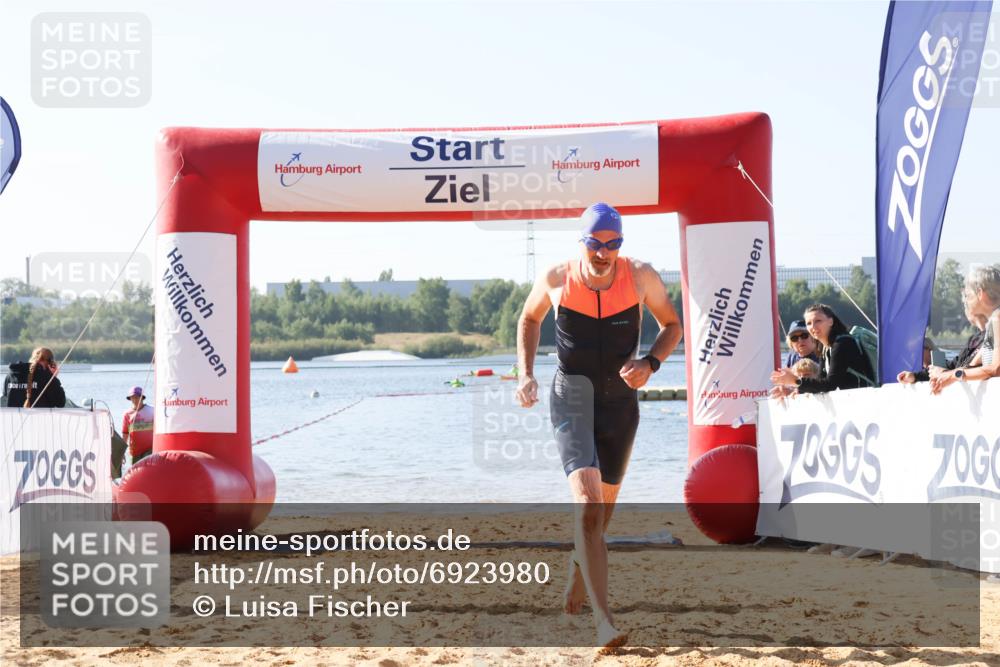 01.09.2024 - 17. Tribühne Triathlon Luisa Fischer http://msf.ph/oto/6923980 01.09.2024 10:10:22 Schwimmen 161 meine-sportfotos.de
