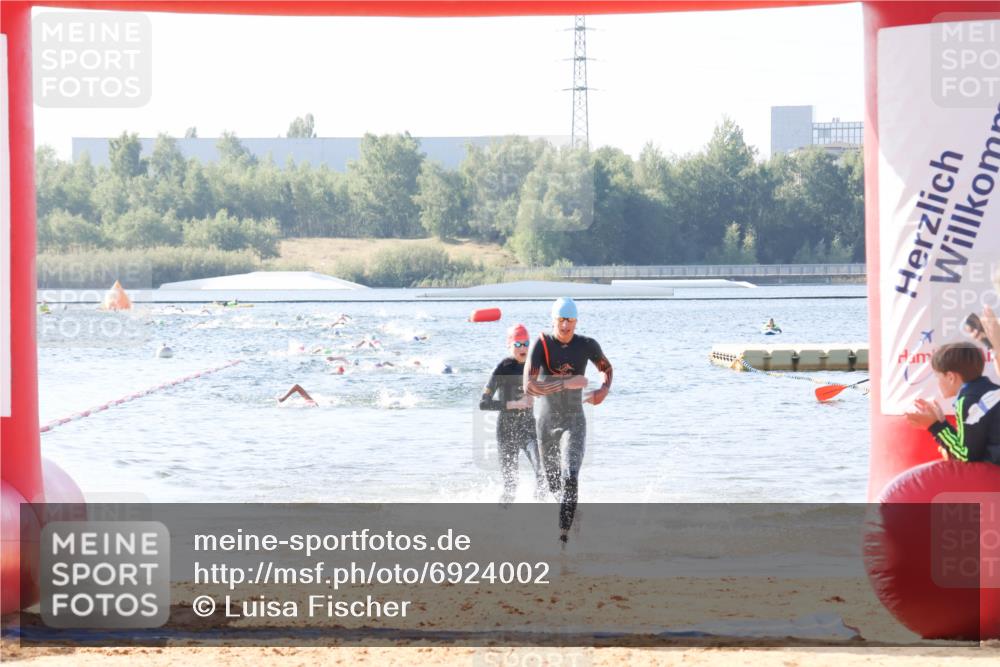 01.09.2024 - 17. Tribühne Triathlon Luisa Fischer http://msf.ph/oto/6924002 01.09.2024 10:21:28 Schwimmen 256, 294 meine-sportfotos.de