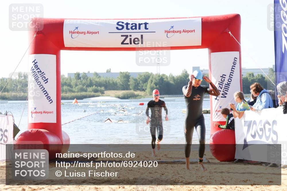 01.09.2024 - 17. Tribühne Triathlon Luisa Fischer http://msf.ph/oto/6924020 01.09.2024 10:21:31 Schwimmen 256, 294 meine-sportfotos.de